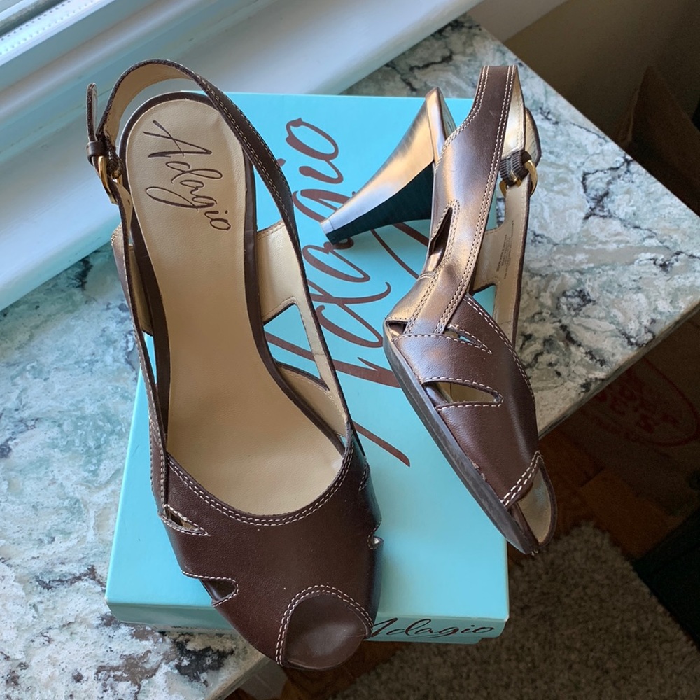 New Adagio BROWN Kristine Sling Back Heels / Sandal Size 7.5 Medium